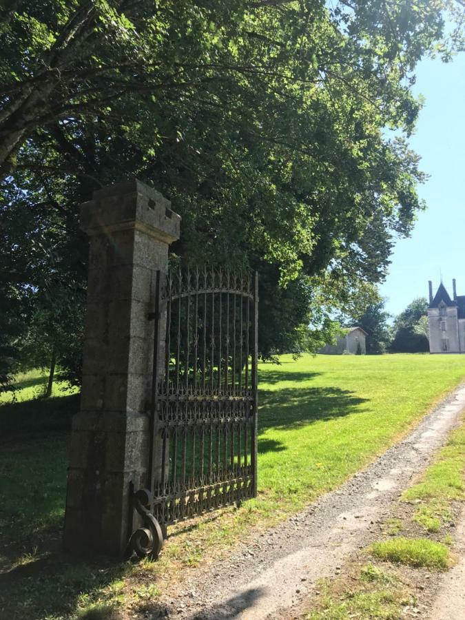 Chateau Pont Jarno B&B Champdeniers Exterior photo